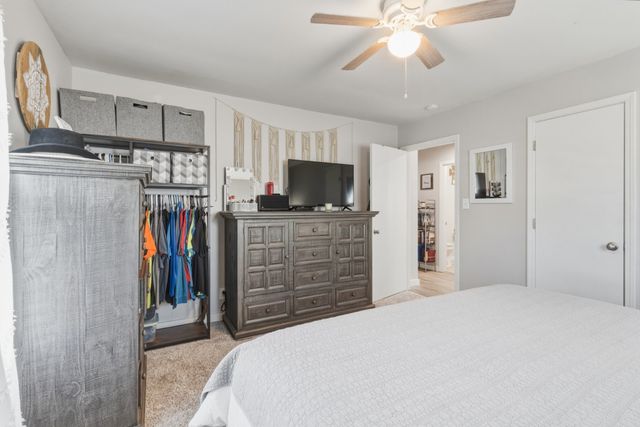 31 Horseshoe Bend Ln, Elmwood, TN 38560