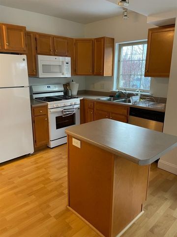 299 Mount Support Rd Apt 21, Lebanon, NH 03766