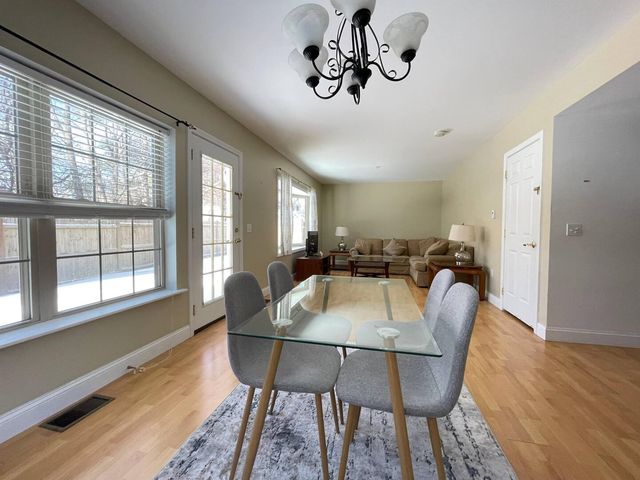 299 Mount Support Rd Apt 21, Lebanon, NH 03766