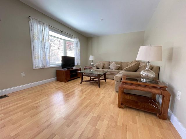 299 Mount Support Rd Apt 21, Lebanon, NH 03766