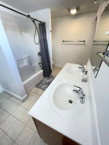 299 Mount Support Rd Apt 21, Lebanon, NH 03766