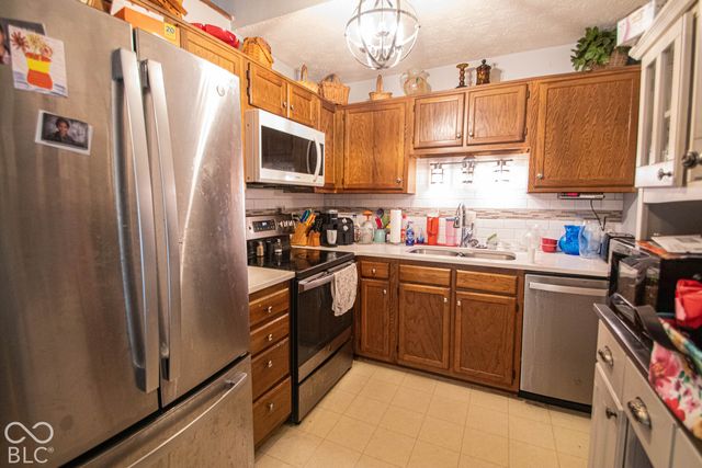 6730 Woodmere Circle, Indianapolis, IN 46260