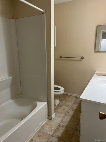 30204 SOUTHFIELD Road A223, Southfield, MI 48076