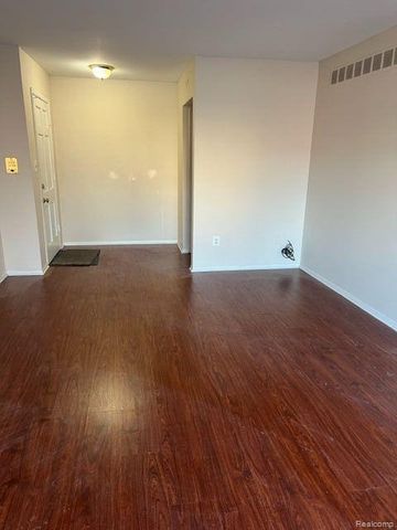 30204 SOUTHFIELD Road A223, Southfield, MI 48076