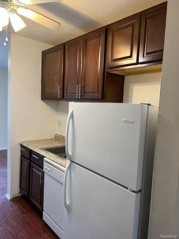 30204 SOUTHFIELD Road A223, Southfield, MI 48076