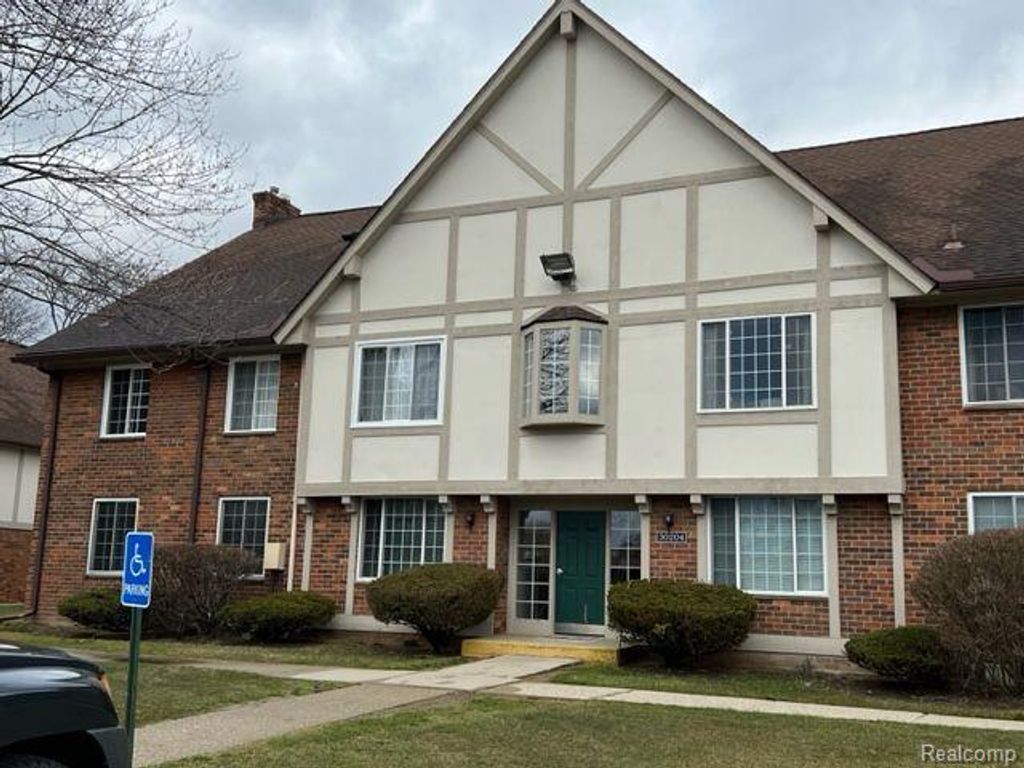 30204 SOUTHFIELD Road A223, Southfield, MI 48076
