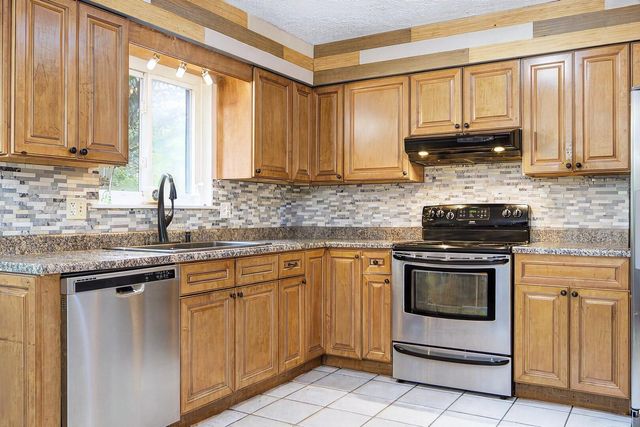 1685 W BORIS DR, Columbia, MO 65203