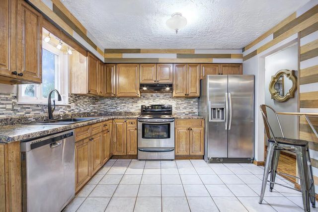 1685 W BORIS DR, Columbia, MO 65203