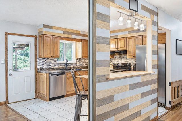 1685 W BORIS DR, Columbia, MO 65203