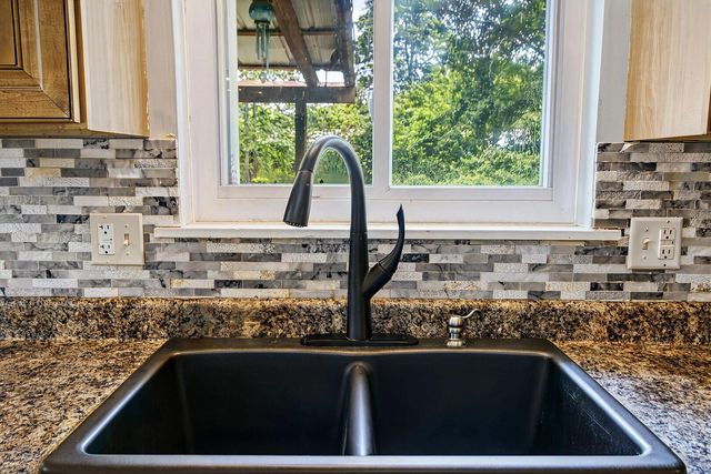 1685 W BORIS DR, Columbia, MO 65203