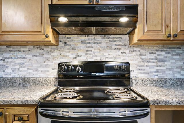 1685 W BORIS DR, Columbia, MO 65203