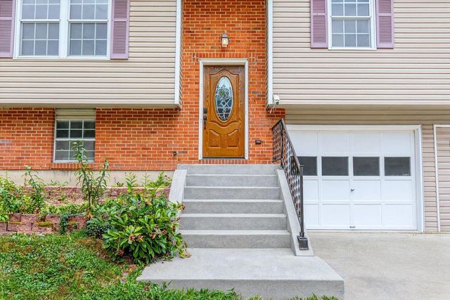 1685 W BORIS DR, Columbia, MO 65203