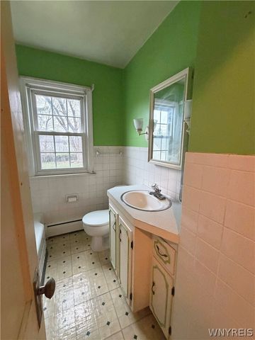 223 Harding Road, Amherst, NY 14221