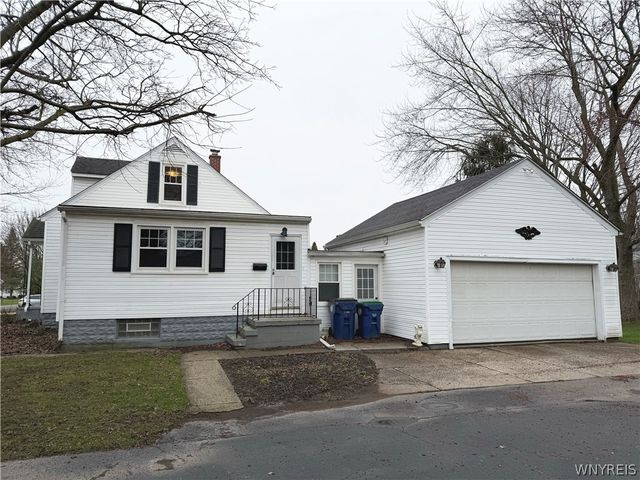 223 Harding Road, Amherst, NY 14221