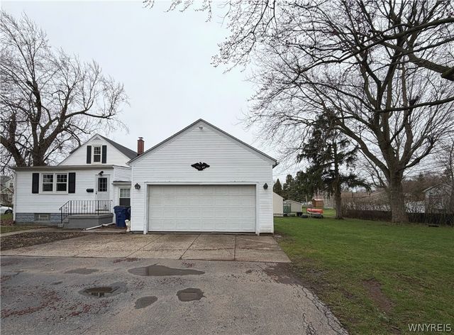 223 Harding Road, Amherst, NY 14221