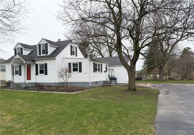 223 Harding Road, Amherst, NY 14221