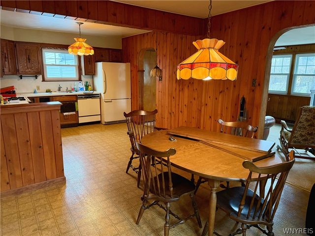 223 Harding Road, Amherst, NY 14221