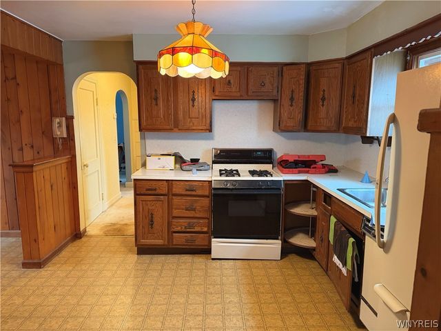 223 Harding Road, Amherst, NY 14221