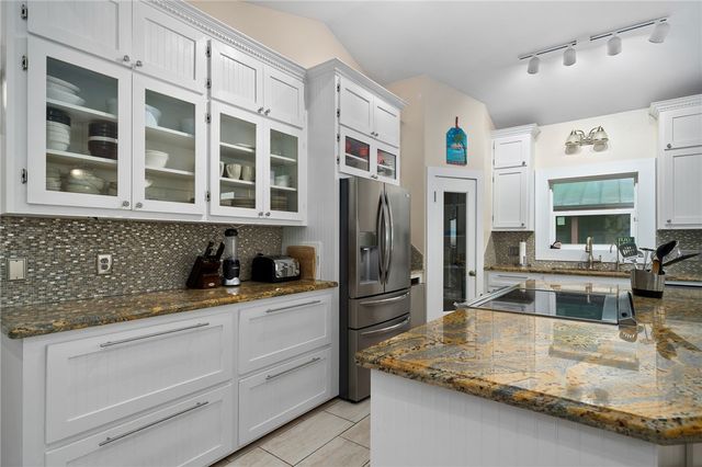 204 Bayshore Dr, Ingleside, TX 78362