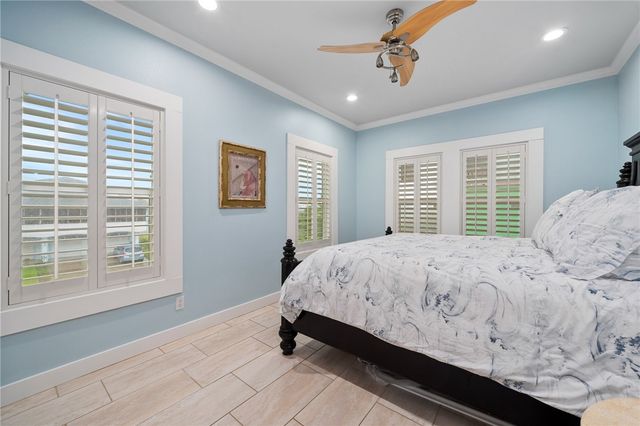 204 Bayshore Dr, Ingleside, TX 78362