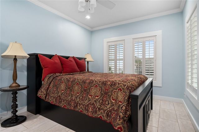 204 Bayshore Dr, Ingleside, TX 78362