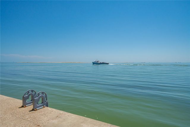 204 Bayshore Dr, Ingleside, TX 78362