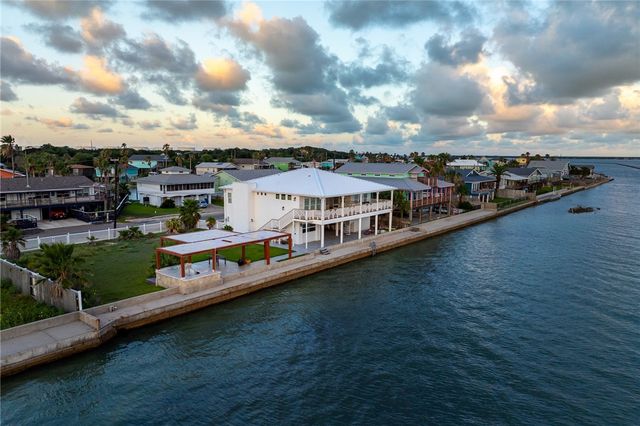 204 Bayshore Dr, Ingleside, TX 78362