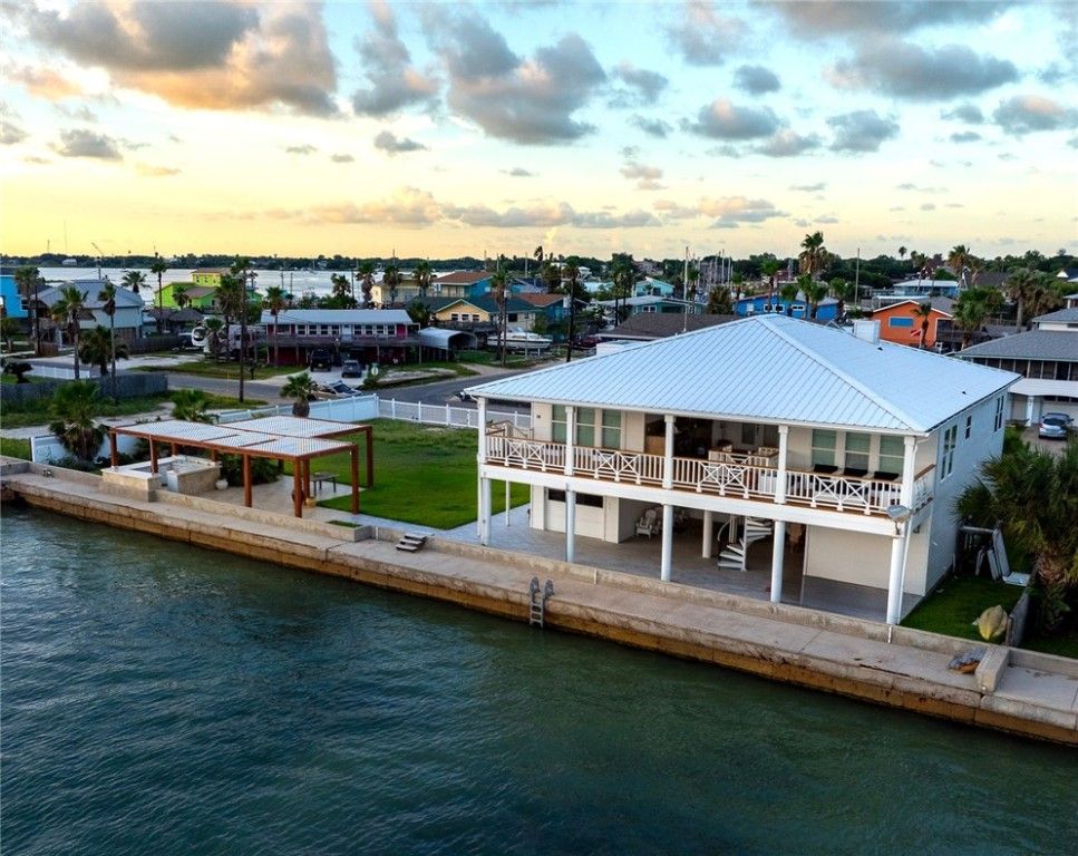 204 Bayshore Dr, Ingleside, TX 78362