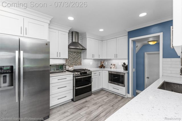 20913 Bon Brae Street, St. Clair Shores, MI 48081