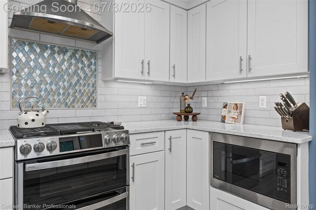 20913 Bon Brae Street, St. Clair Shores, MI 48081
