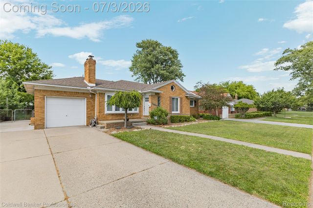 20913 Bon Brae Street, St. Clair Shores, MI 48081