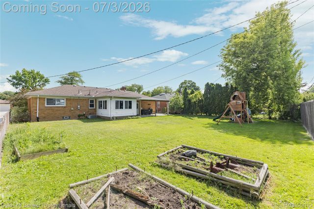 20913 Bon Brae Street, St. Clair Shores, MI 48081