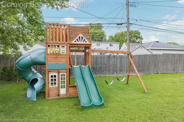 20913 Bon Brae Street, St. Clair Shores, MI 48081