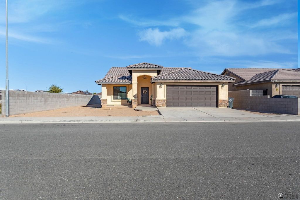 3842 E Hoyos St, San Luis, AZ 85349