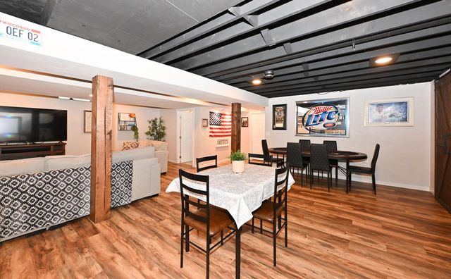 300 E Parkway Estates DRIVE, Oak Creek, WI 53154