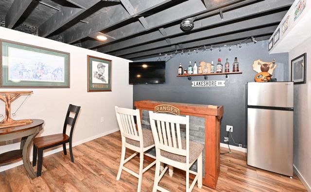 300 E Parkway Estates DRIVE, Oak Creek, WI 53154