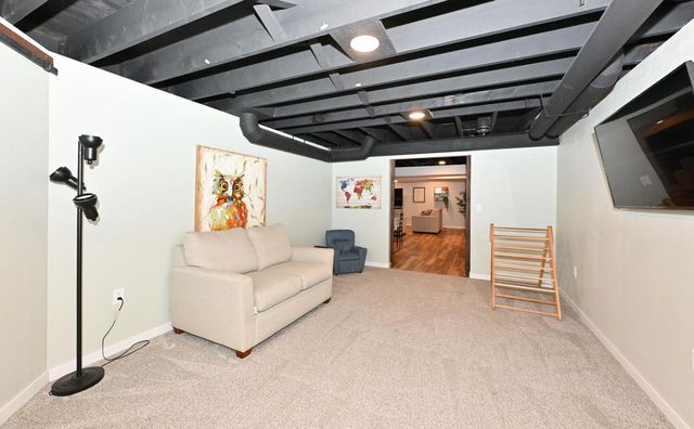 300 E Parkway Estates DRIVE, Oak Creek, WI 53154