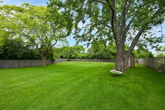 300 E Parkway Estates DRIVE, Oak Creek, WI 53154