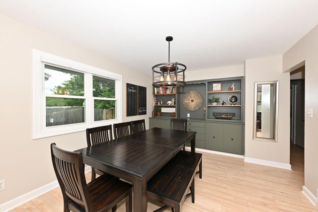 300 E Parkway Estates DRIVE, Oak Creek, WI 53154