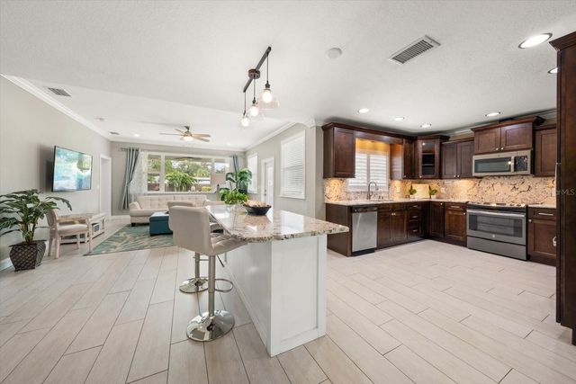 209 LIVE OAK LANE, Largo, FL 33770