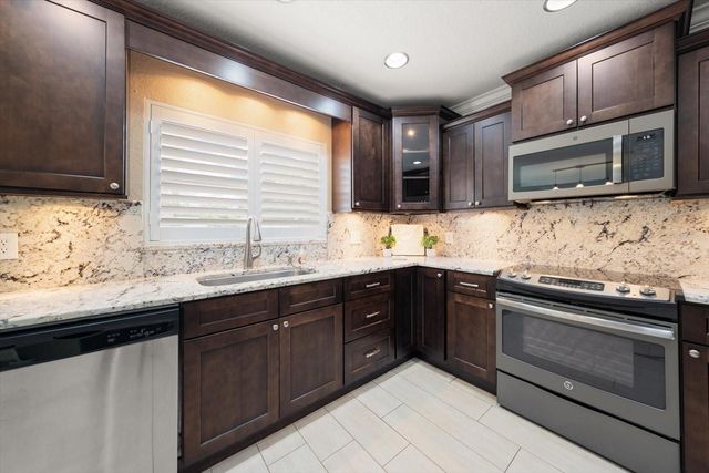 209 LIVE OAK LANE, Largo, FL 33770