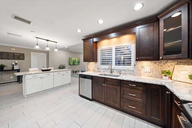 209 LIVE OAK LANE, Largo, FL 33770