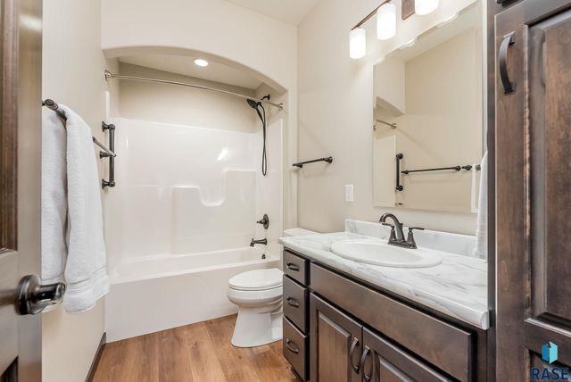 7921 E Norway Pine Trl Trail, Sioux Falls, SD 57110