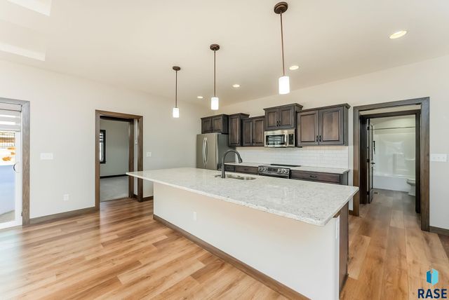 7921 E Norway Pine Trl Trail, Sioux Falls, SD 57110