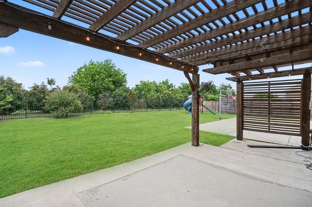 273 Shallow Brook Drive, Sunnyvale, TX 75182