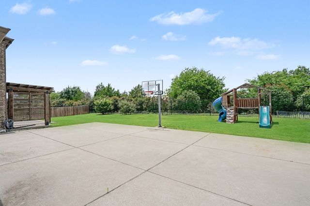 273 Shallow Brook Drive, Sunnyvale, TX 75182