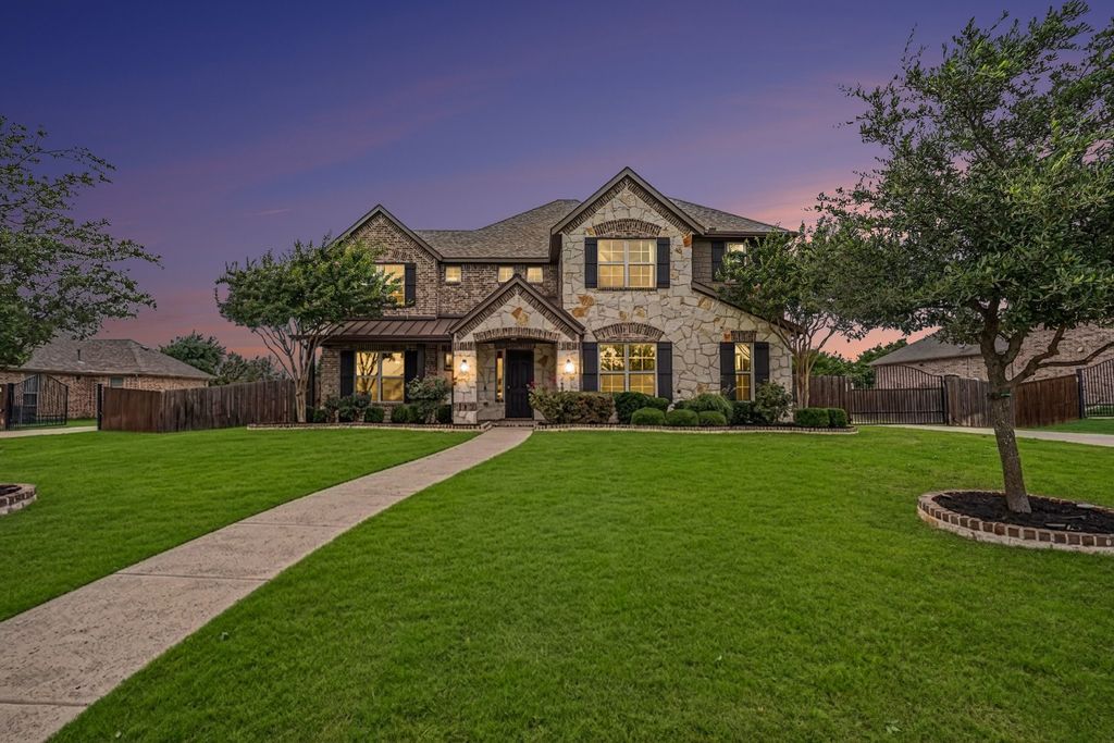 273 Shallow Brook Drive, Sunnyvale, TX 75182