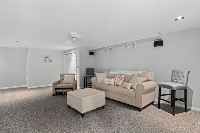 474 Twin Lakes Dr 474, Halifax, MA 02338