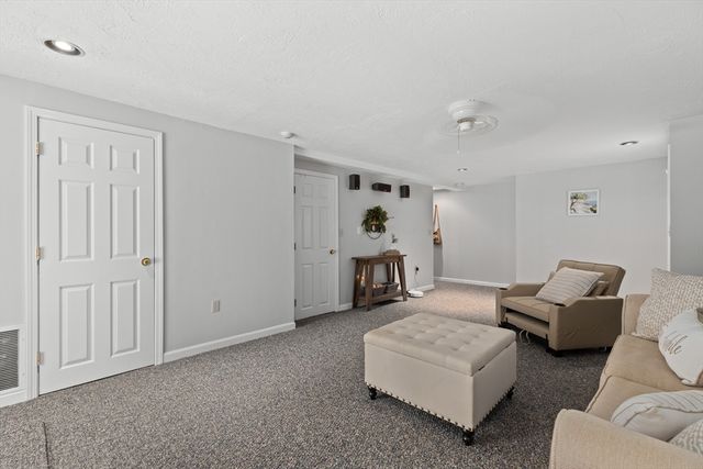 474 Twin Lakes Dr 474, Halifax, MA 02338