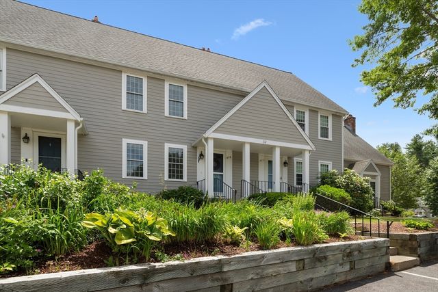 474 Twin Lakes Dr 474, Halifax, MA 02338